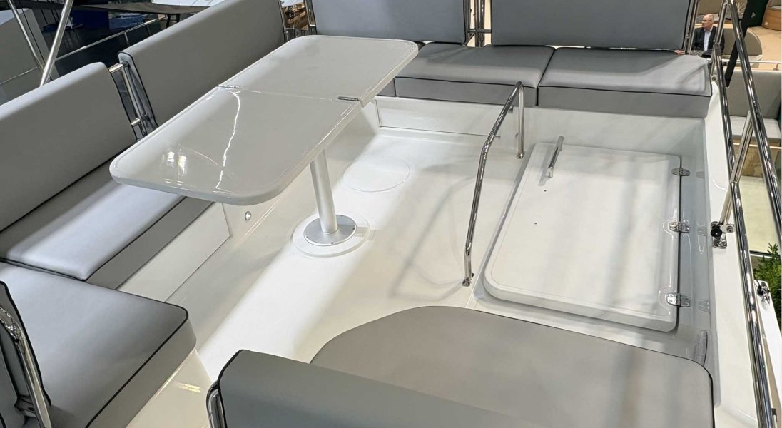 Delphia 11 Flylounge - Classe B